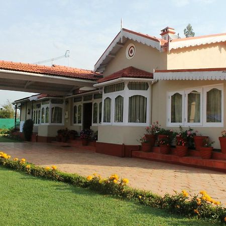 Bouganvilla Resort Ооти Екстериор снимка