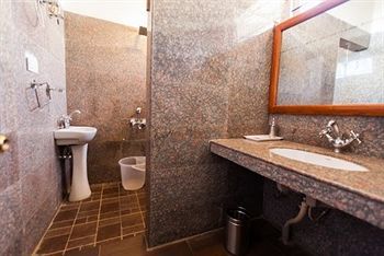 Bouganvilla Resort Ооти Екстериор снимка